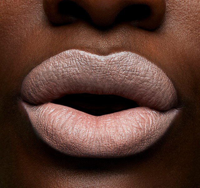 Губная помада Satin Lipstick